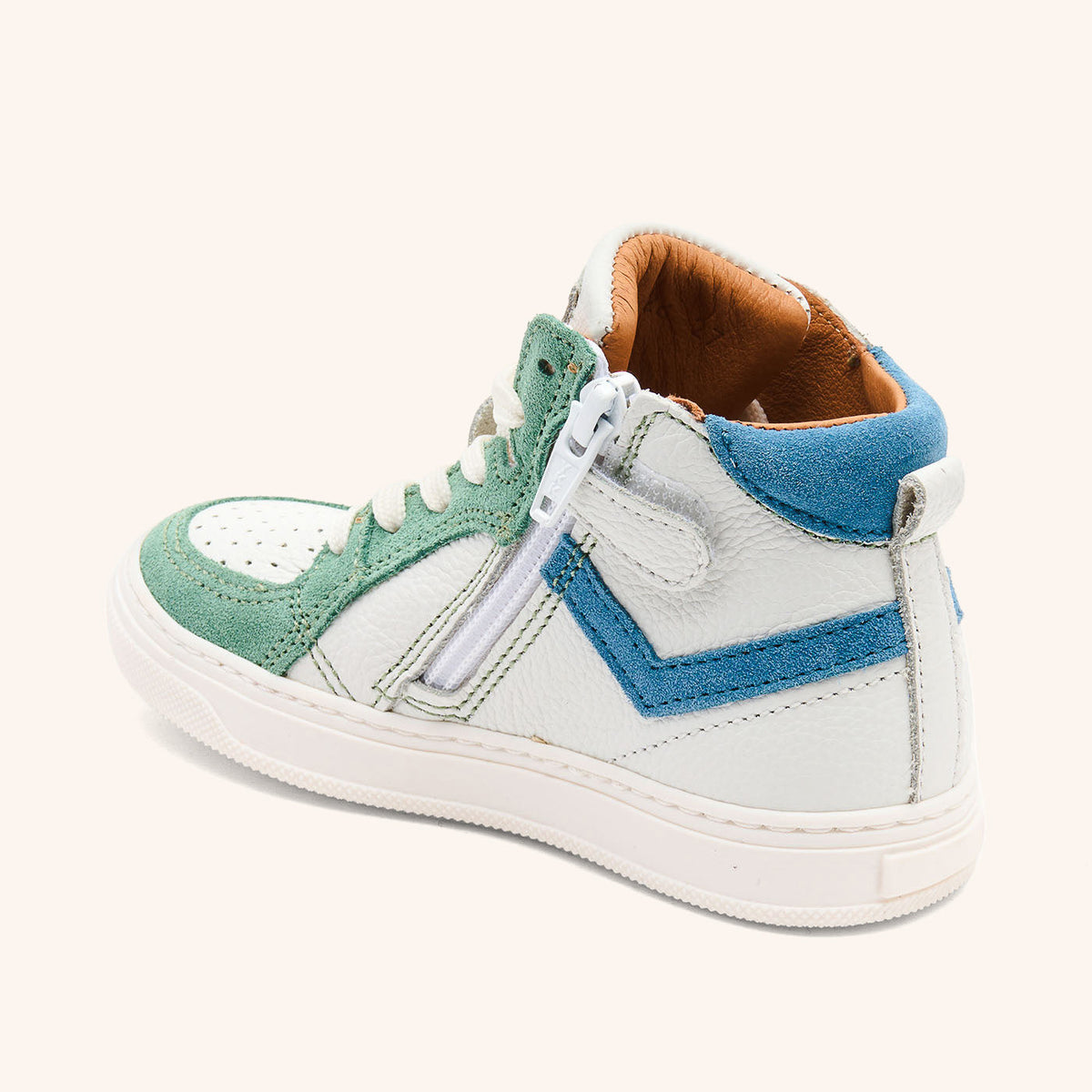 bisgaard isak white