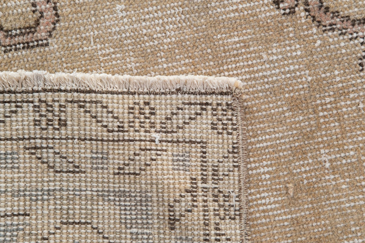 Vintage Distressed Rug Zanyra