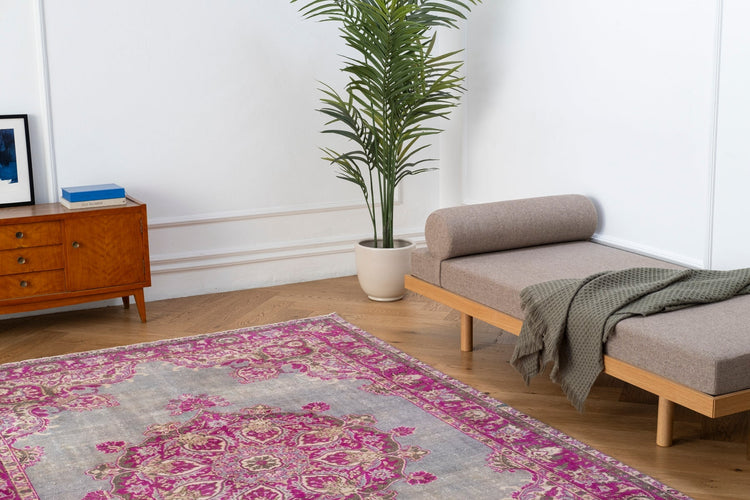 Vintage Distressed Rug Mirion