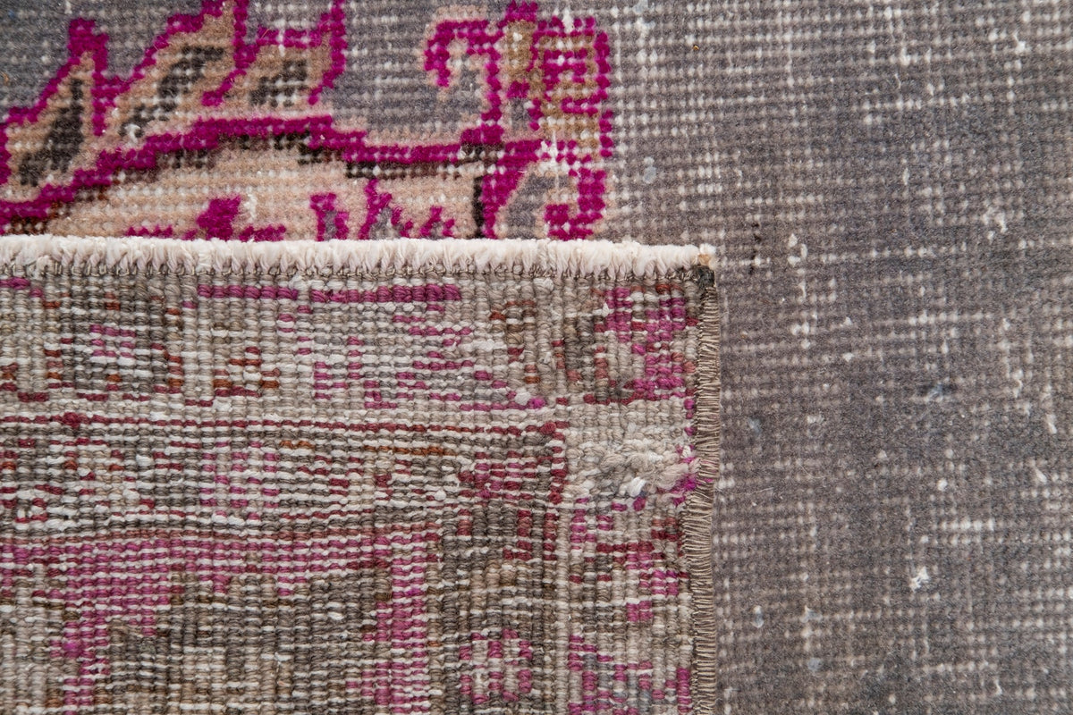 Vintage Distressed Rug Mirion