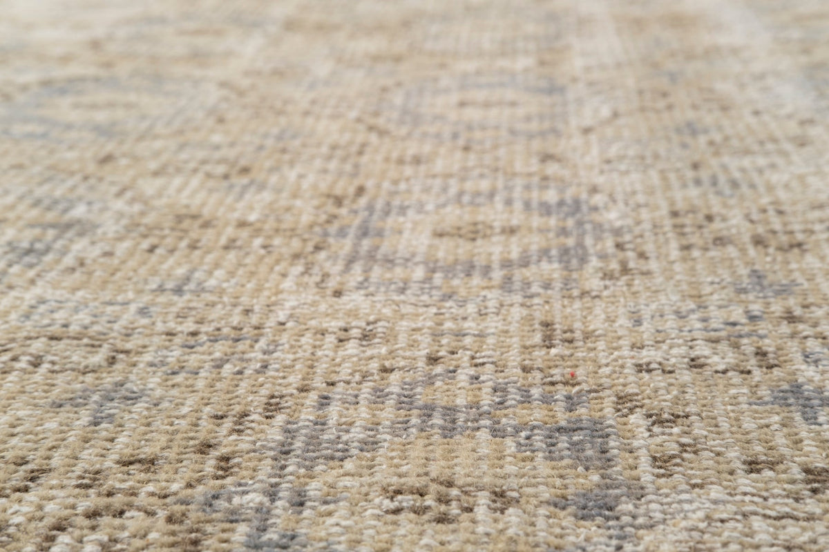Vintage Distressed Rug Ivlor
