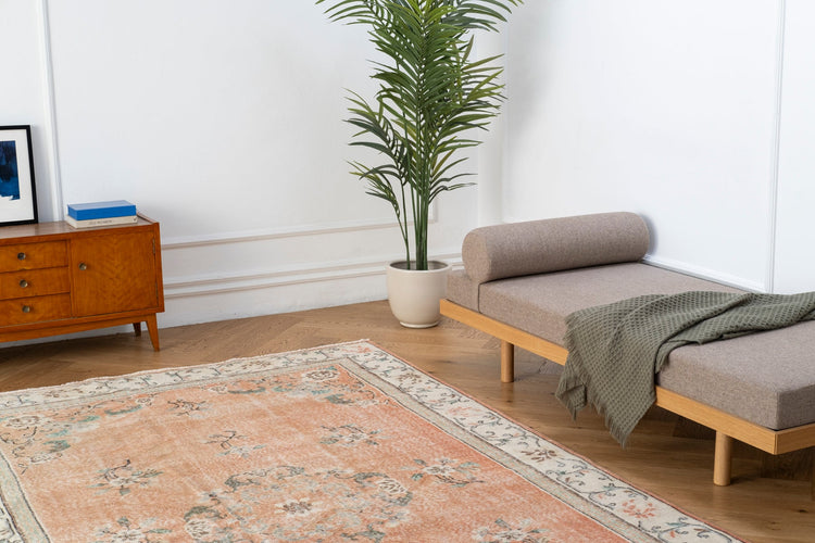 Vintage Distressed Rug Xarion