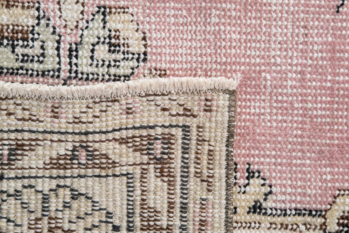 Vintage Distressed Rug Olyrith
