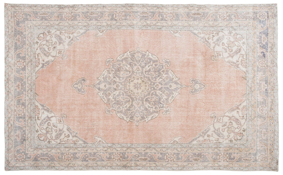 Vintage Distressed Rug Rovlis