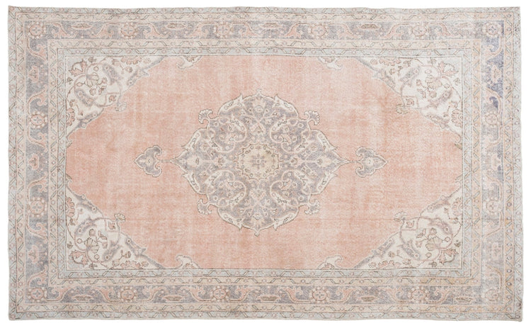 Vintage Distressed Rug Rovlis