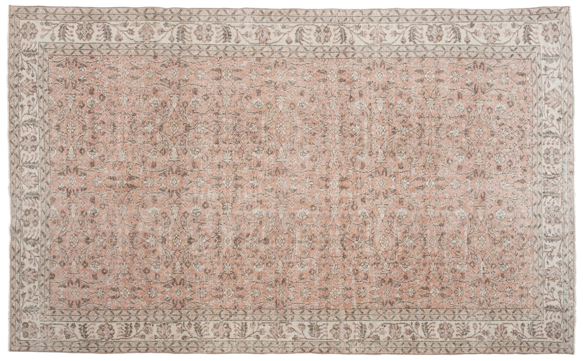 Vintage Distressed Rug Lysmara