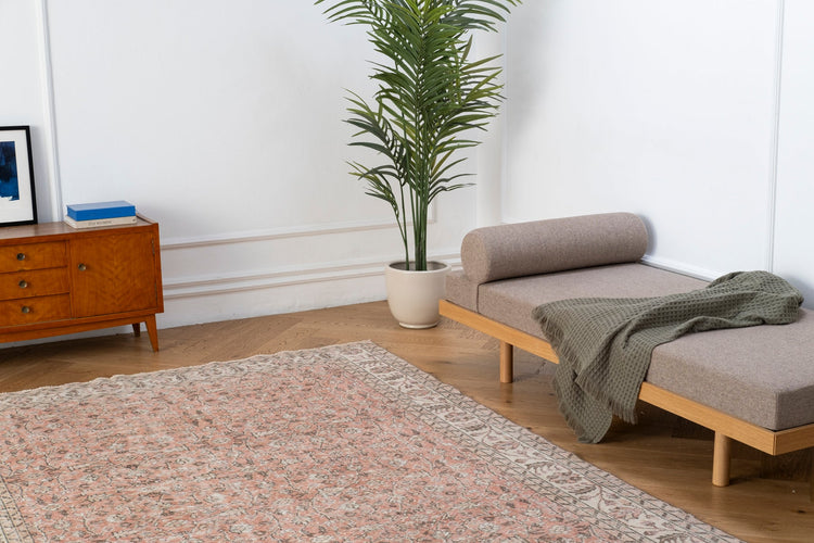 Vintage Distressed Rug Lysmara