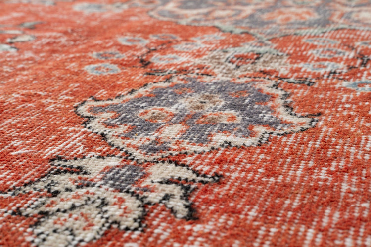 Vintage Distressed Rug Derlin