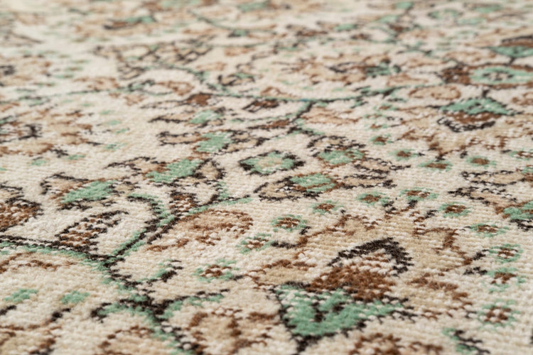 Vintage Distressed Rug Elvyna