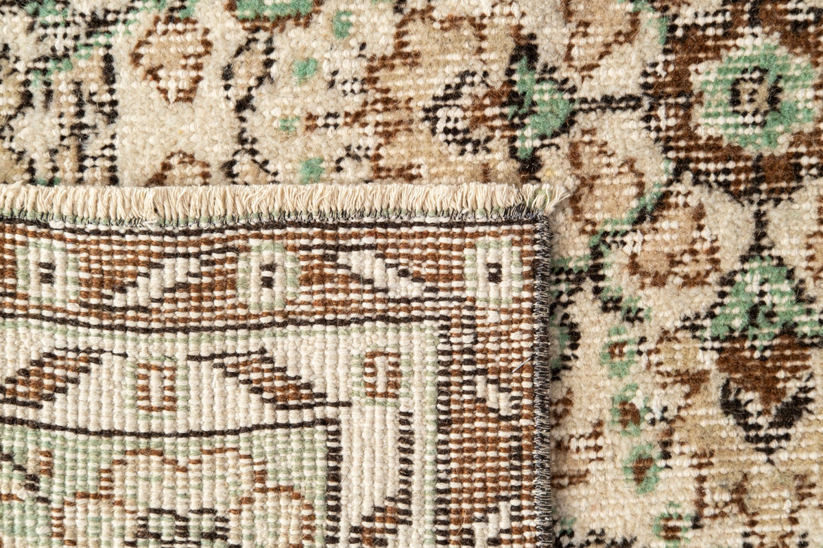 Vintage Distressed Rug Elvyna