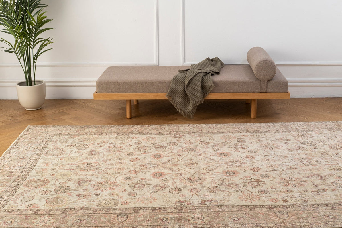 Vintage Distressed Rug Polren