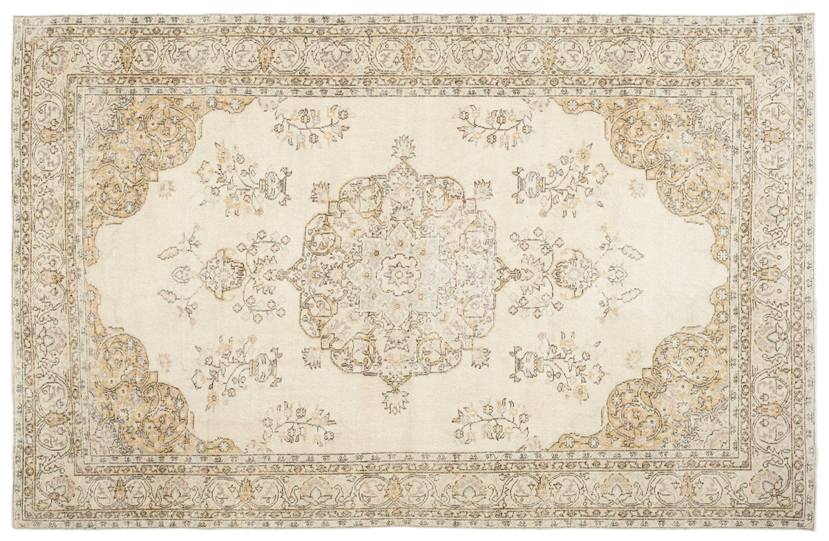 Vintage Distressed Rug Relnis