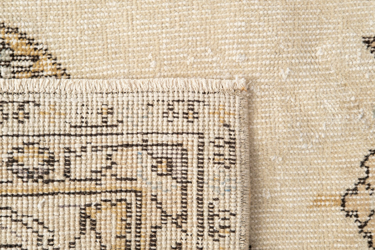 Vintage Distressed Rug Relnis