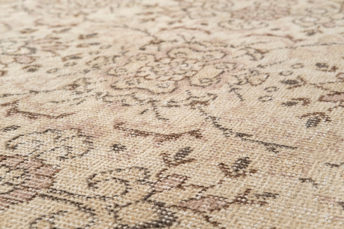 Vintage Distressed Rug Moryeth