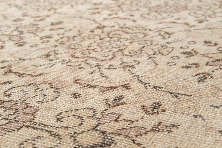 Vintage Distressed Rug Moryeth