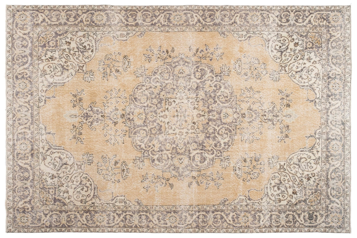 Vintage Distressed Rug Cillan