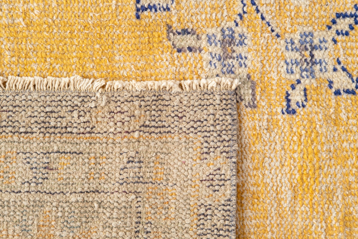 Vintage Distressed Rug Rivial