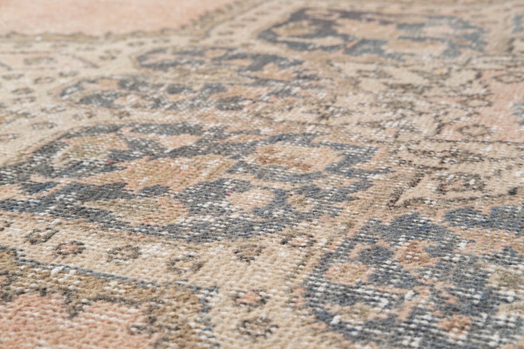 Vintage Distressed Rug Velryne