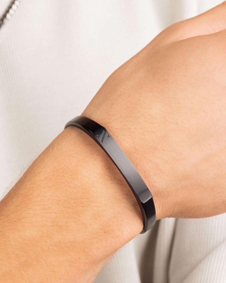 Ace Cuff Bracelet - Black - JAXXON