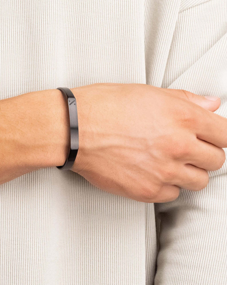 Ace Cuff Bracelet - Black - JAXXON