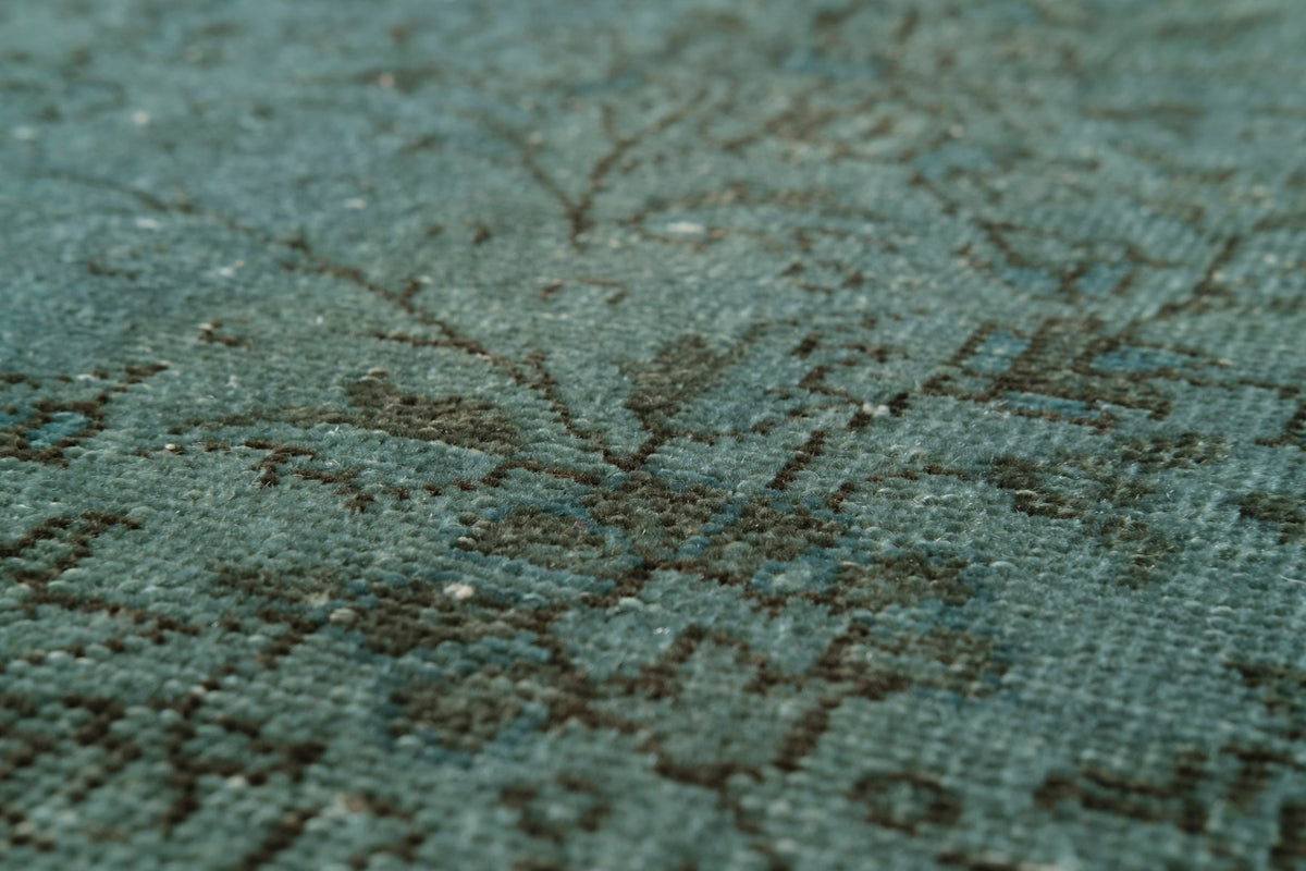 Vintage Distressed Rug Eyad