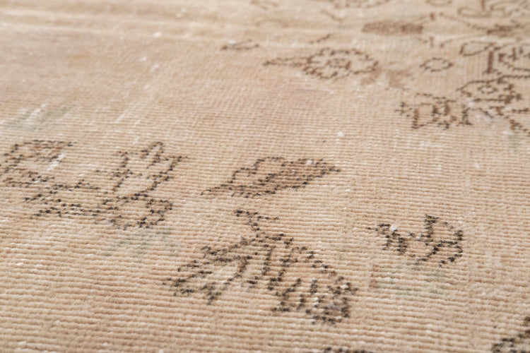 Vintage Distressed Rug Othnor