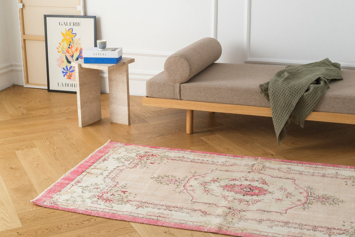 Vintage Distressed Rug Axyll