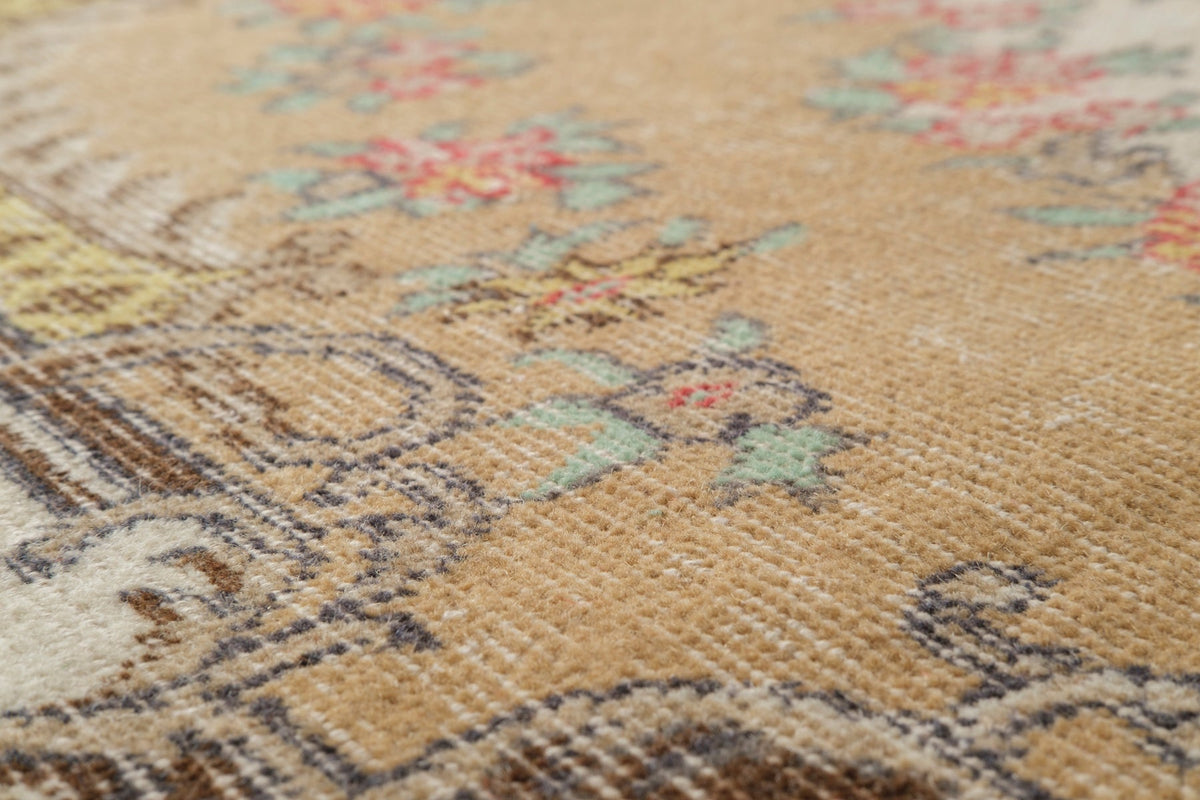 Vintage Distressed Rug Shalheira