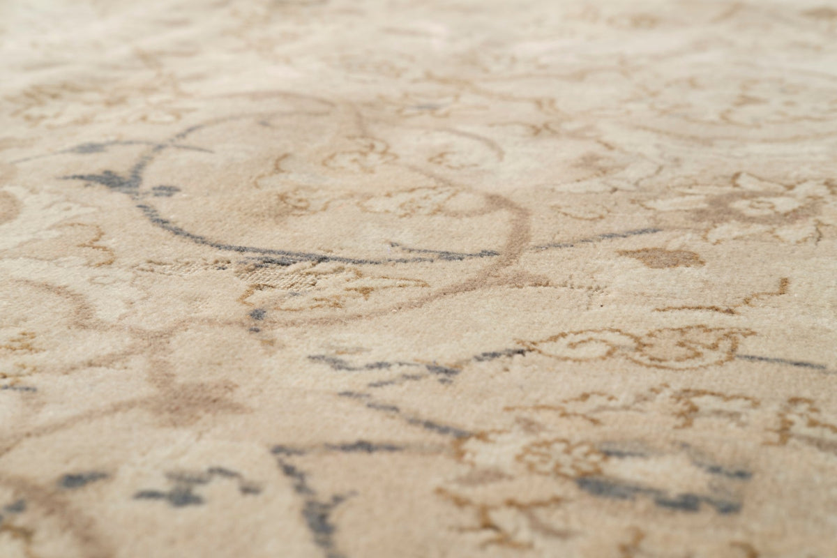 Vintage Distressed Rug Ranjith