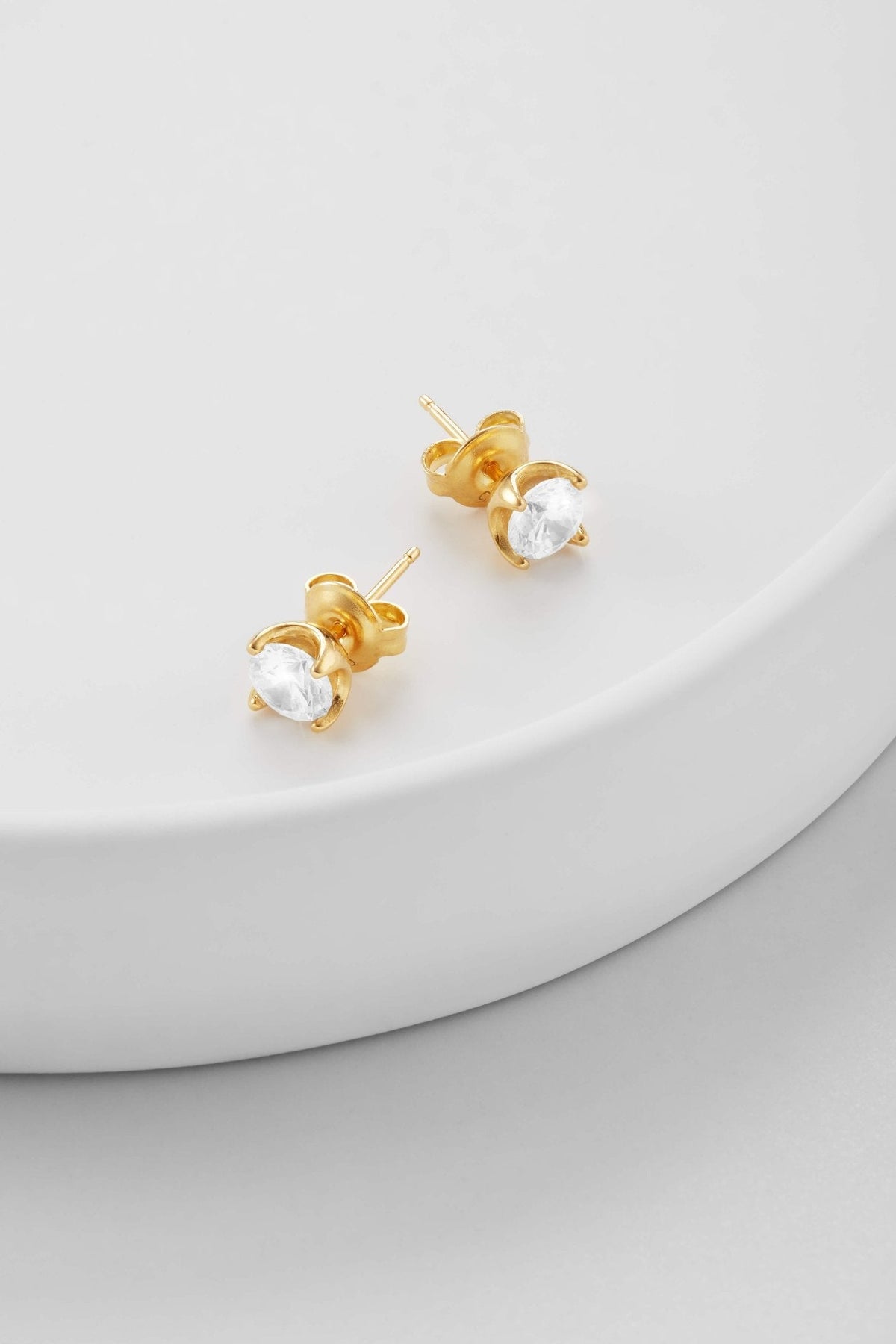 Classic Stud Earrings Gold - JAXXON