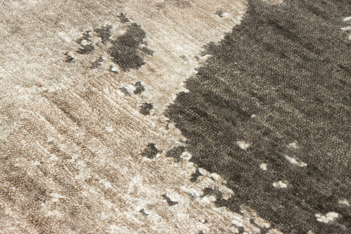 Handknotted Rug Tilor