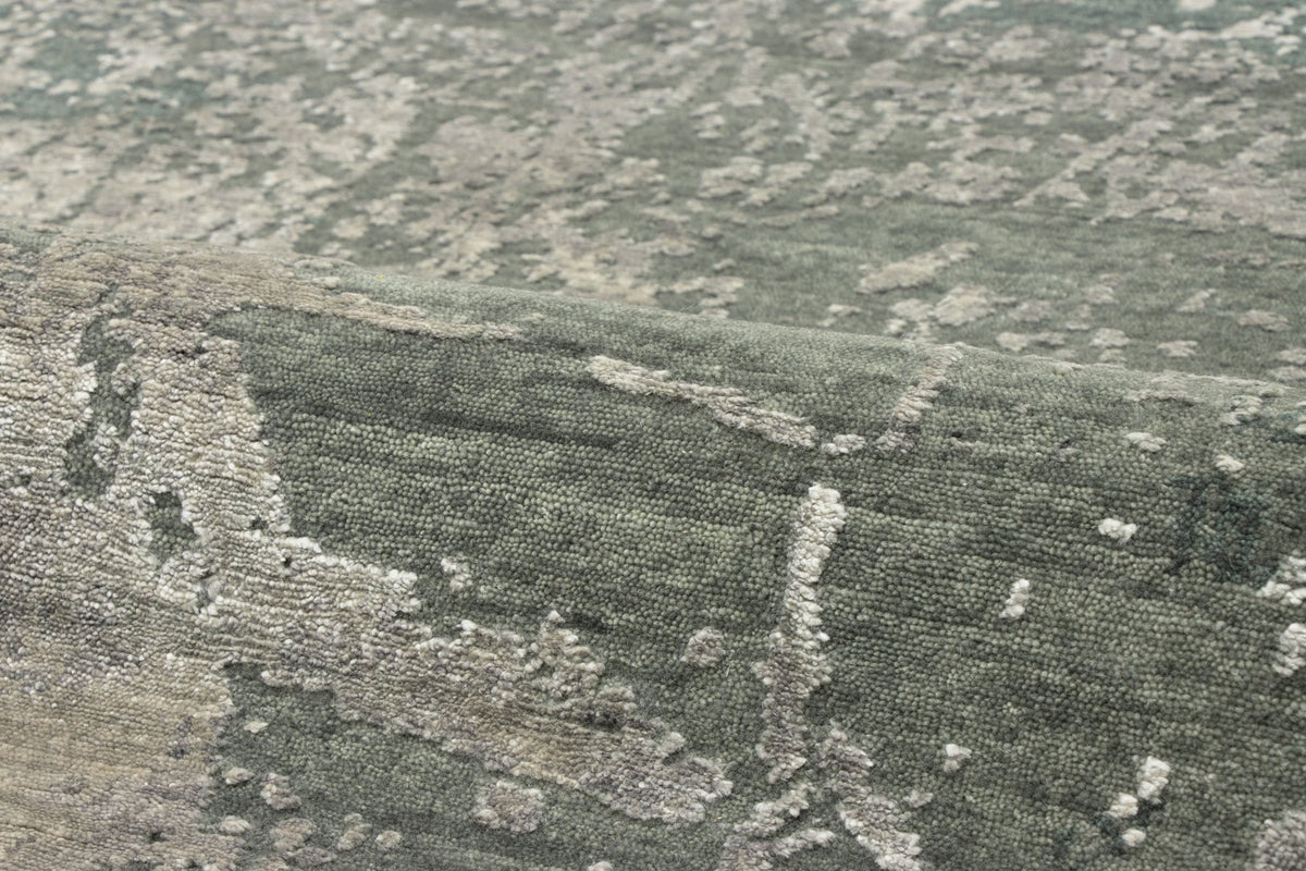 Handknotted Rug Tirra