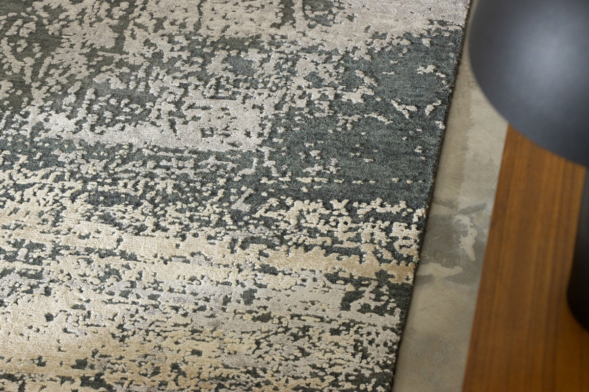 Handknotted Rug Tirra