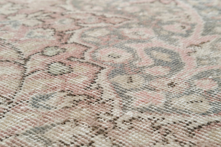 Vintage Distressed Rug Dajor