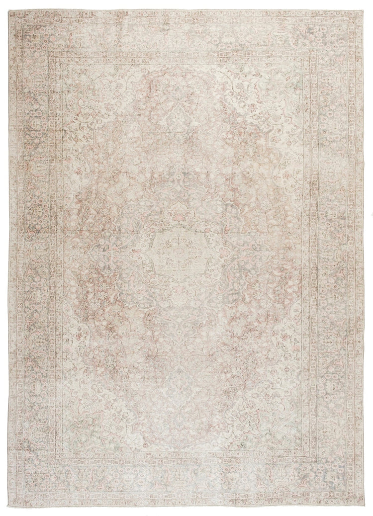 Vintage Distressed Rug Dajor