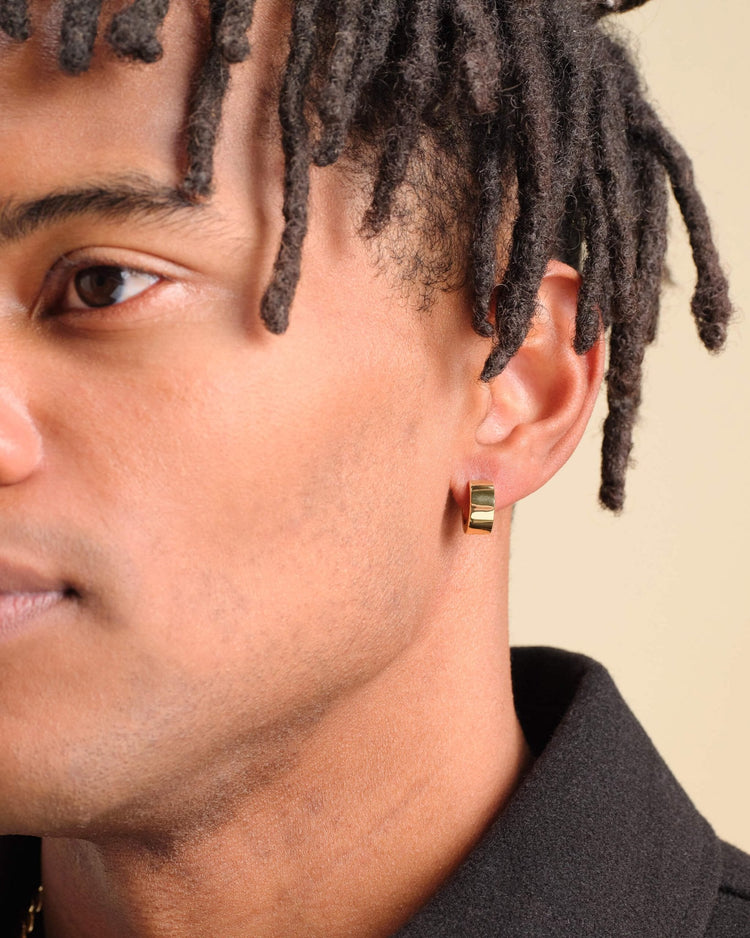 Chunkie Huggie Earrings - Gold - JAXXON