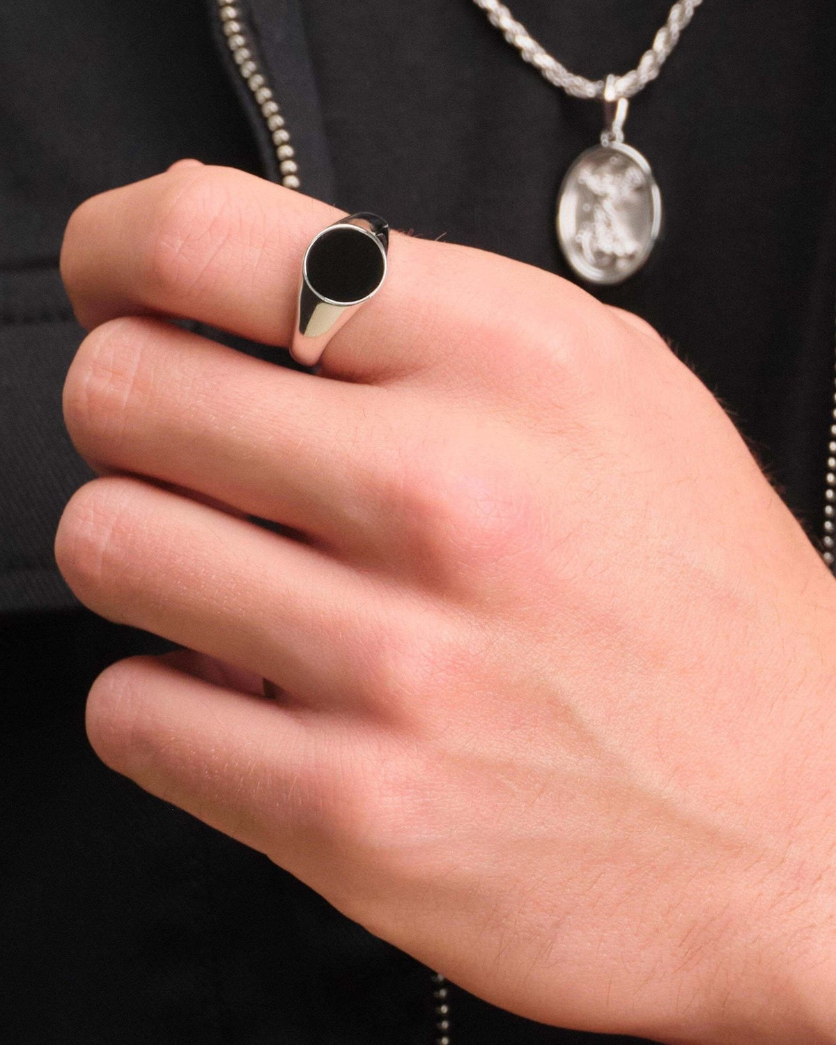 Circle Signet Ring Silver - JAXXON