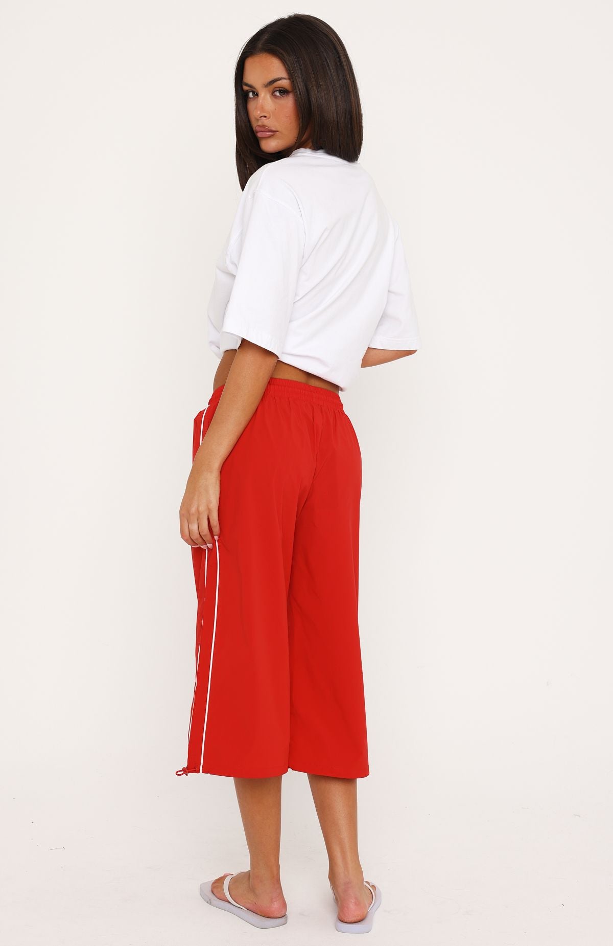 Willing To Do Relaxed Cargo Capris Red