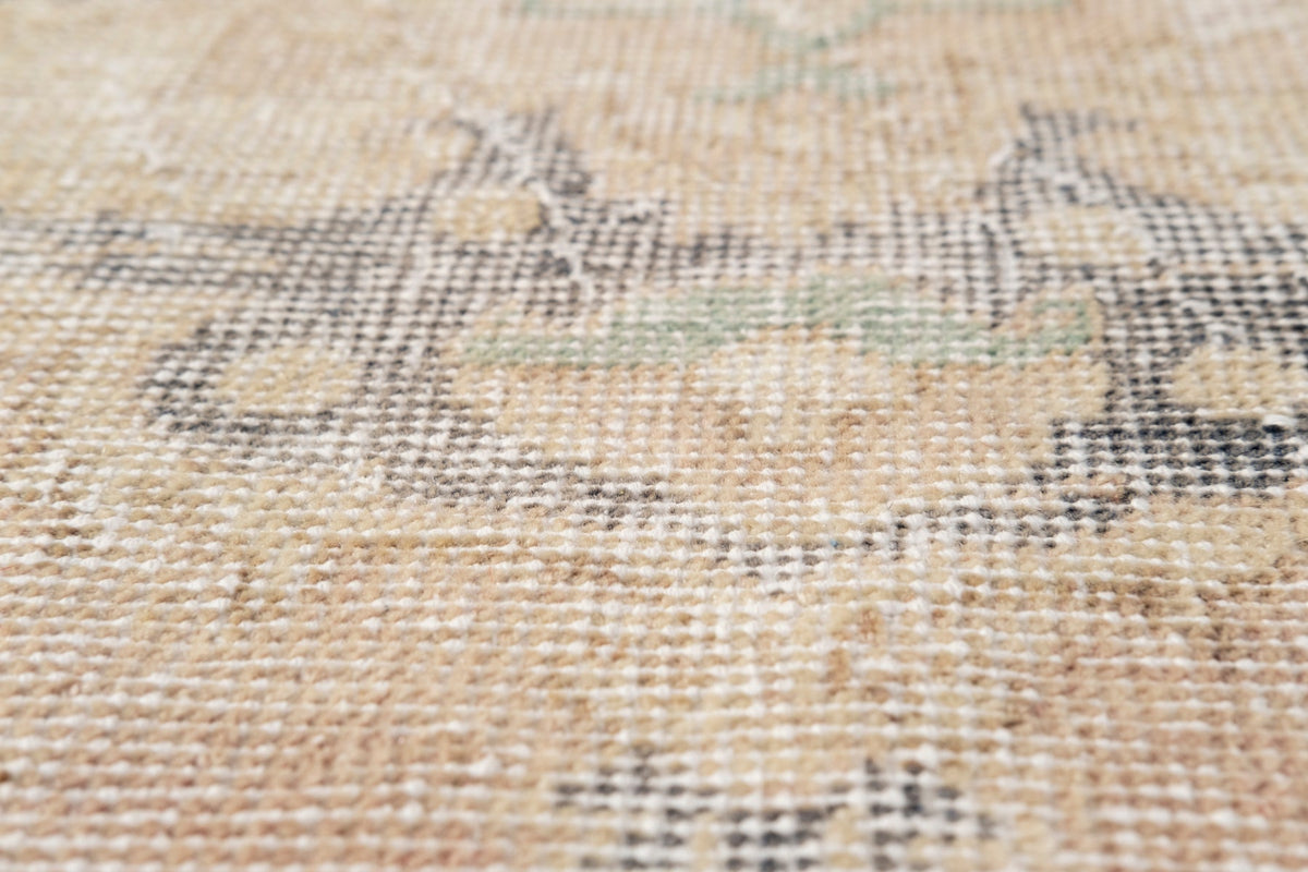 Vintage Distressed Rug Xorrel