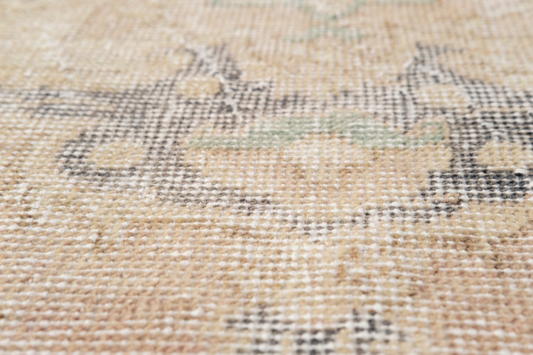 Vintage Distressed Rug Xorrel