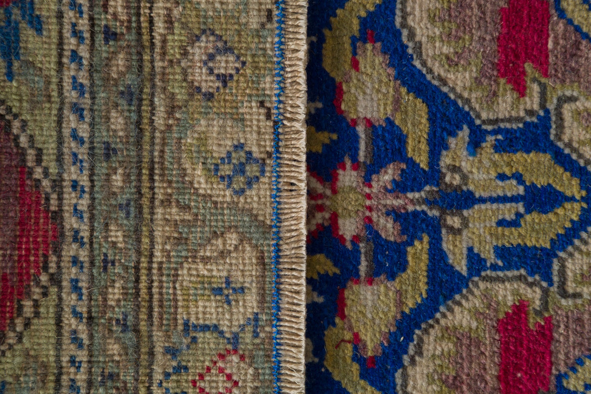 Vintage Turkish Rug Ulevia