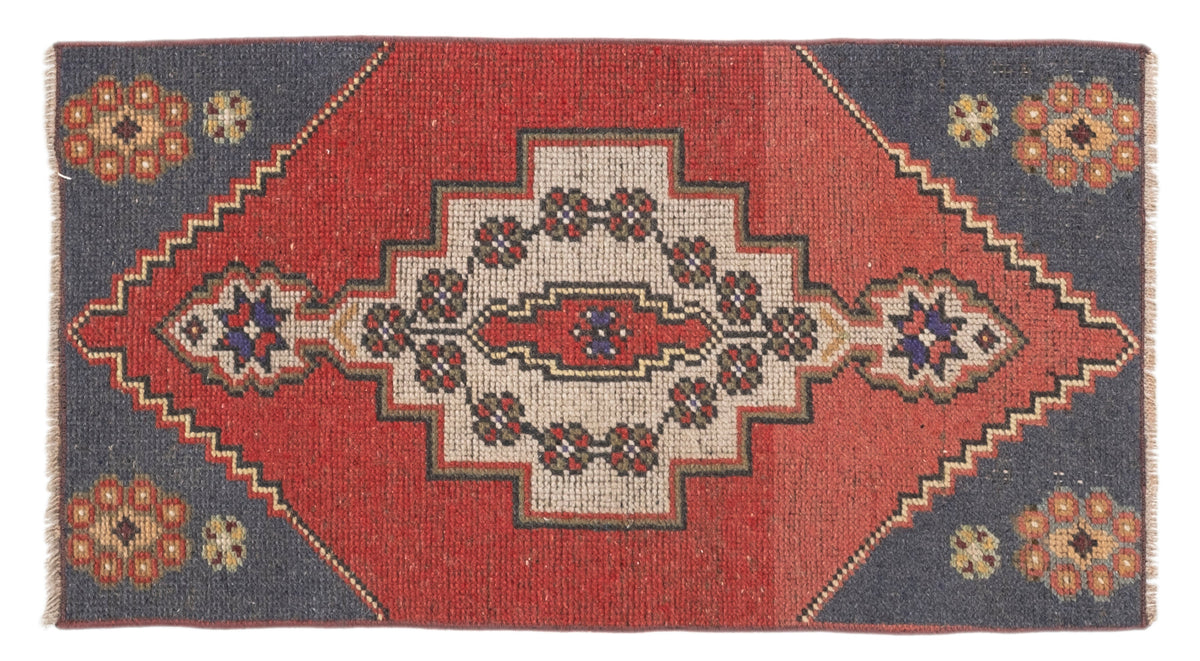 Vintage Turkish Rug Dornis