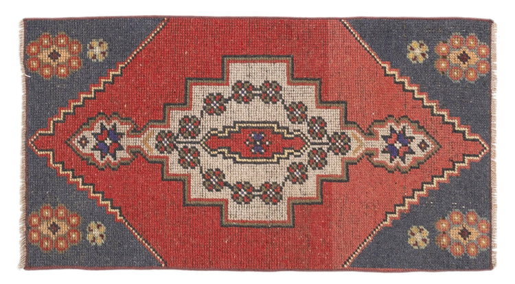 Vintage Turkish Rug Dornis