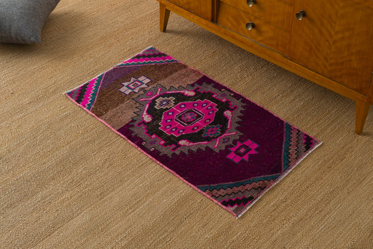 Vintage Turkish Rug Helefaren