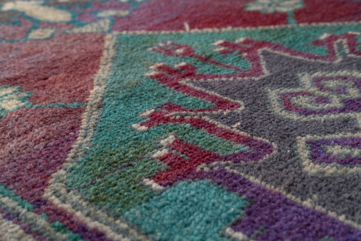 Vintage Turkish Rug Yorlen