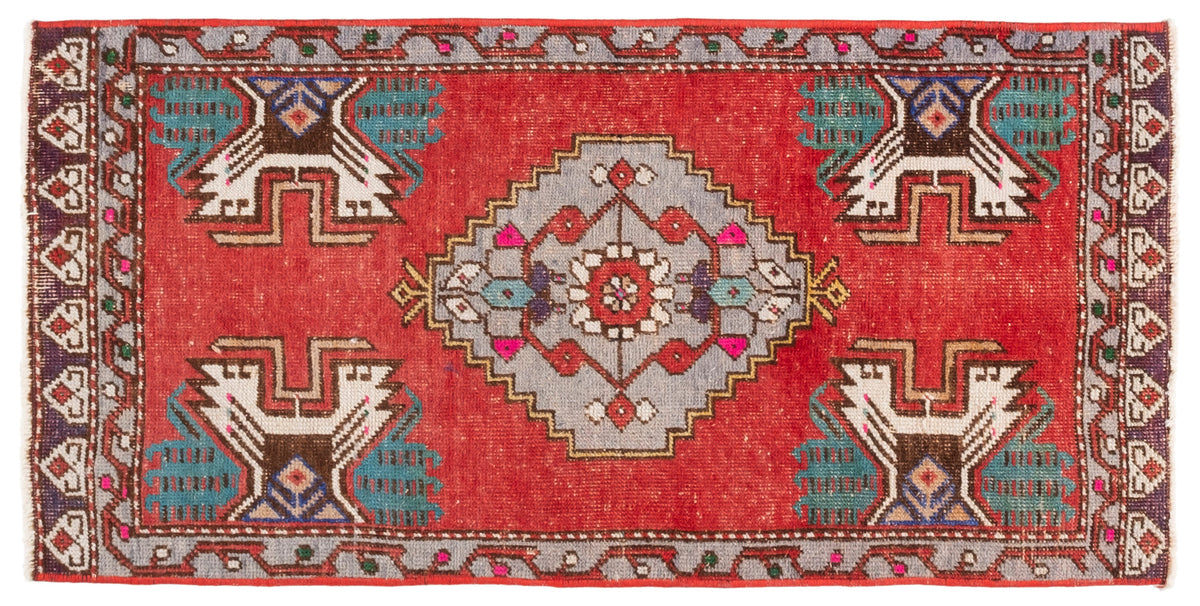 Vintage Turkish Rug Hylanis