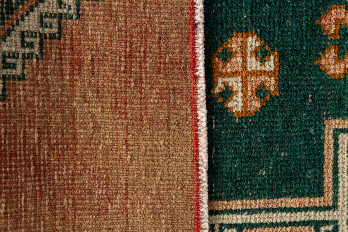 Vintage Turkish Rug Kolvin