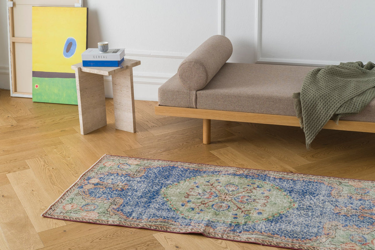 Vintage Distressed Rug Derimakheia