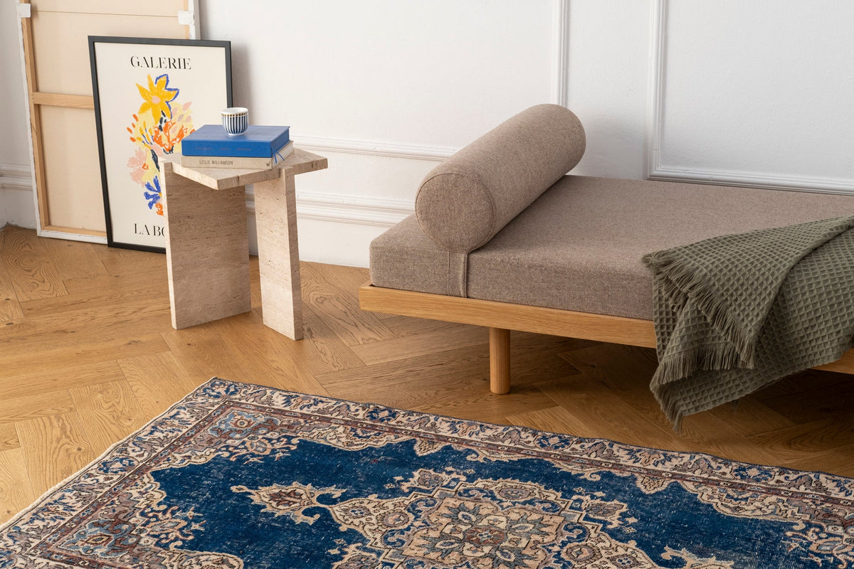 Vintage Turkish Rug Pernis