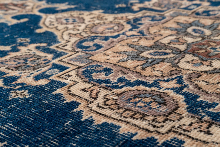 Vintage Turkish Rug Pernis